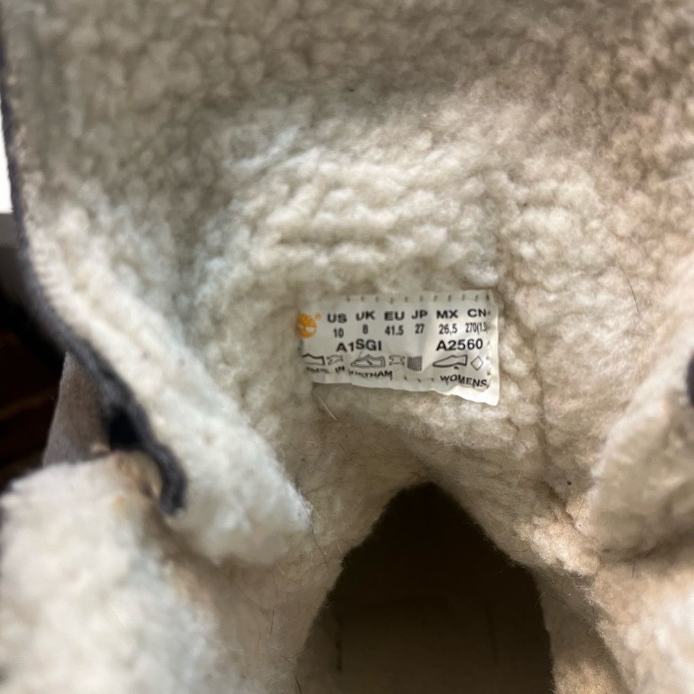 Waterproof Timberland Boots - Picture 7 of 8